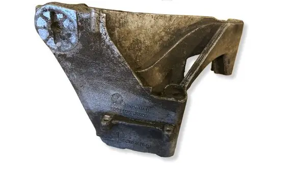 Volkswagen Touareg I Engine mounting bracket 070199307A AGR4135