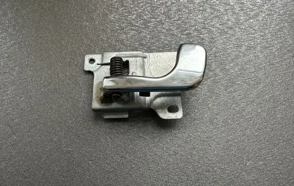 Mitsubishi Pajero Front door interior handle MB669169