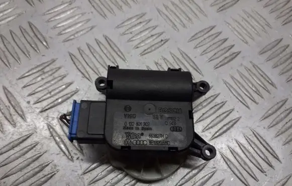 Audi A4 S4 B6 8E 8H A/C air flow flap actuator/motor 8E1820511C