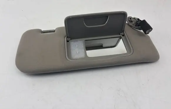 Chevrolet Captiva Sun visor