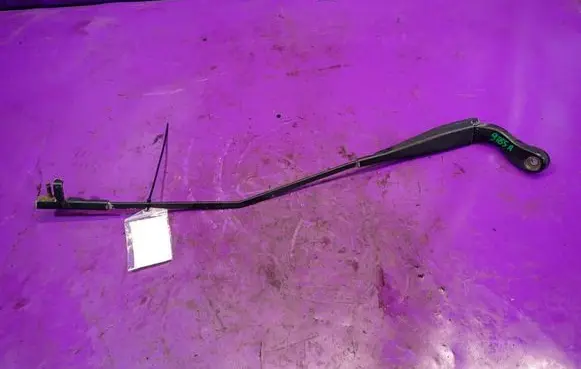 Alfa Romeo 159 Front wiper blade arm