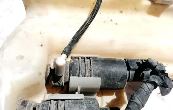 Volkswagen Phaeton Windscreen/windshield washer pump