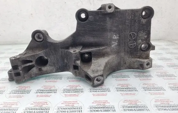 Volkswagen PASSAT B6 Generator/alternator bracket 038903143AF