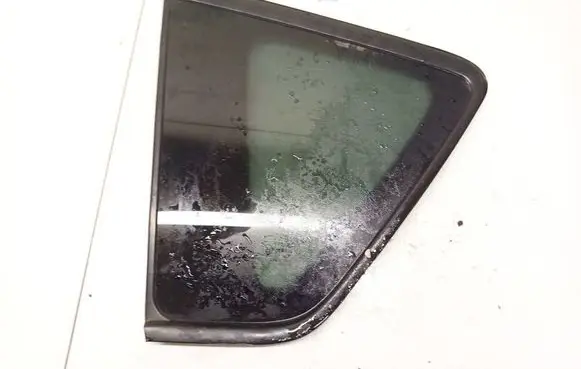 Toyota Corolla Verso AR10 Rear side window as3