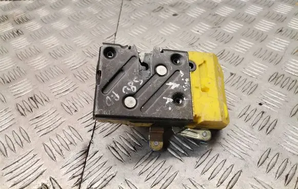 Volvo S60 Front door lock 8650547