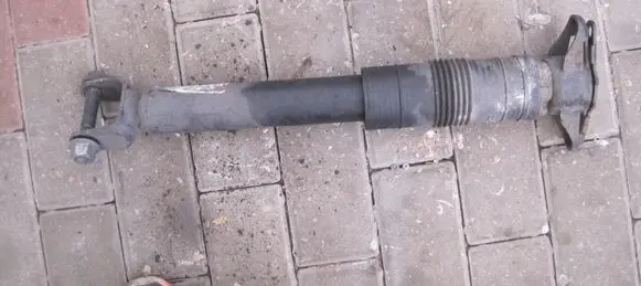 Jeep Grand Cherokee Rear shock absorber/damper 68231880AB