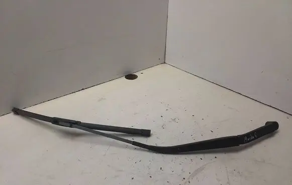 Mazda 6 Windshield/front glass wiper blade B6860