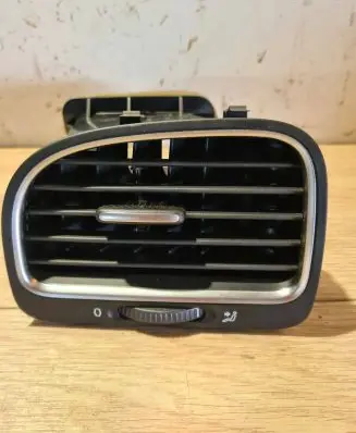 Volkswagen Golf VI Dashboard side air vent grill/cover trim 5K0819709E 5K0819703