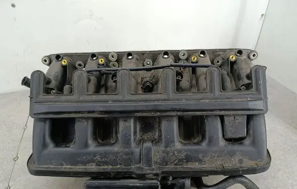 BMW 5 E39 Intake manifold 7501527