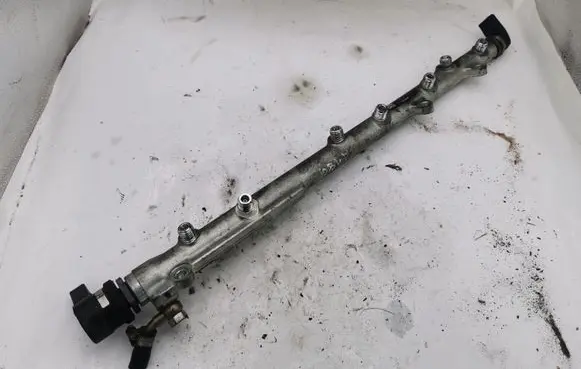 BMW X3 E83 Fuel main line pipe 0445216015 7795514