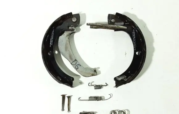 Toyota Verso Handbrake/parking brake pads 