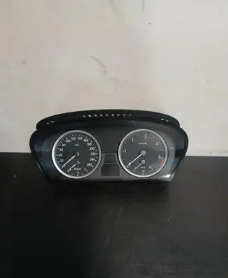 BMW 5 E60 E61 Speedometer (instrument cluster) 110080213 62116958600