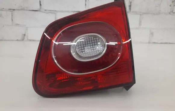 Volkswagen Tiguan Tailgate rear/tail lights 5N0945094B