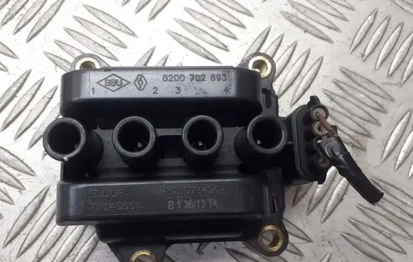 Renault Clio III Spark distributor 8200702693