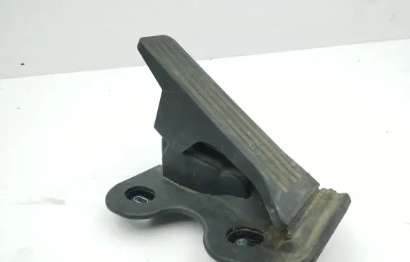 Mazda 6 Accelerator throttle pedal 32413401 GHP941600