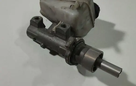 Jaguar X-Type Master brake cylinder 