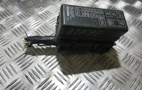 Nissan Primera Fuse box set 71543077 7154-3077