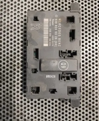 Mercedes-Benz Vito Viano W639 Engine control unit/module 6398200326 00006170 ZGS006