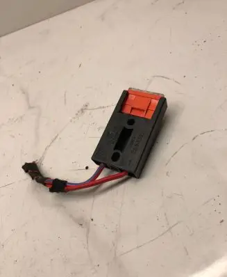 Audi A6 S6 C6 4F Fuse 8A0937530