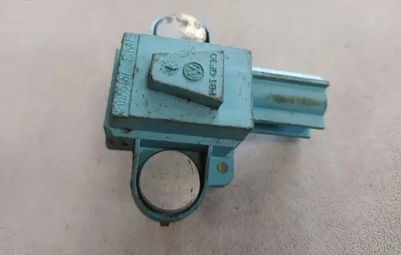 Audi A6 S6 C6 4F Airbag deployment crash/impact sensor 4F0955557