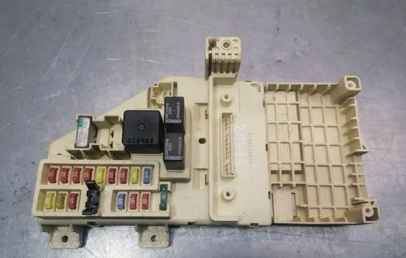 Chrysler Sebring (ST-22 - JR) Fuse module 4759434AC