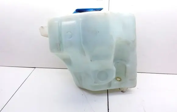 Windshield washer fluid reservoir/tank