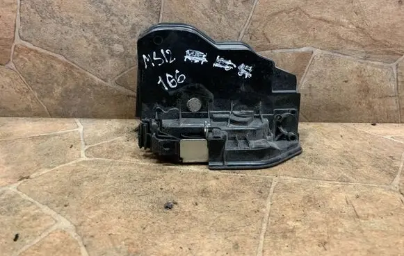 BMW 4 F32 F33 Front door lock 7202145