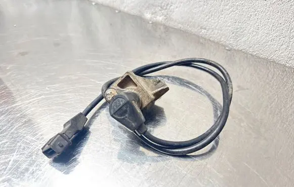 Opel Vectra B Crankshaft position sensor 90483739