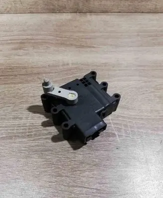 Volkswagen PASSAT B3 Air flap motor/actuator 5X19A