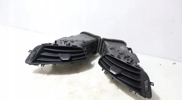 Opel Zafira C Dashboard air vent grill cover trim 
