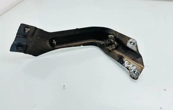 Volkswagen Touran II Fender mounting bracket 1T0821135C