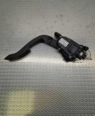 Renault Twingo II Accelerator throttle pedal 8200426241E 6PV00908504