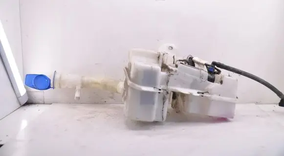 Audi Q3 8U Windshield washer fluid reservoir/tank 8U0955451J