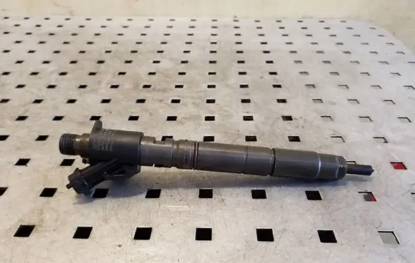 Volvo XC60 Fuel injector 31272767 0445116036