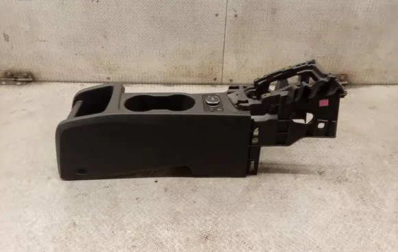 Ford Focus Center console BM51A045M62