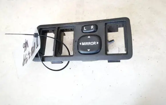 Toyota Avensis T250 Wing mirror switch 183574