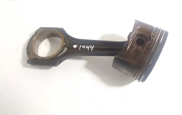 Mercedes-Benz E W210 Piston with connecting rod A1110305518 A1110301120