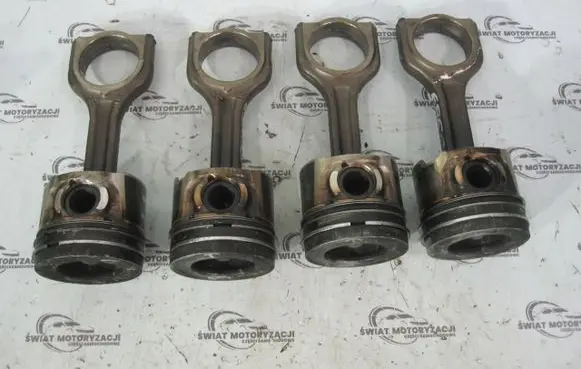 Ford Focus Piston with connecting rod 