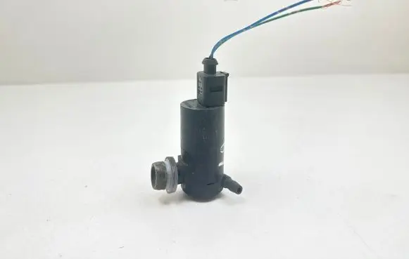 Toyota Yaris Windscreen/windshield washer pump