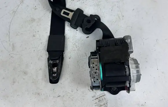 Audi A4 S4 B8 8K Front seatbelt 8K1857705 071AF8Q1DU