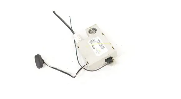 Honda CR-V Aerial antenna amplifier XUC000201A