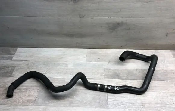 Volvo XC70 Coolant pipe/hose 