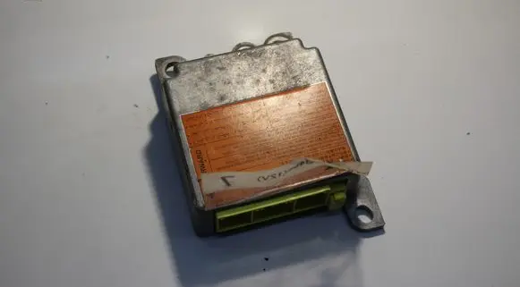 Nissan X-Trail T30 Airbag control unit/module 988208H40E 050526