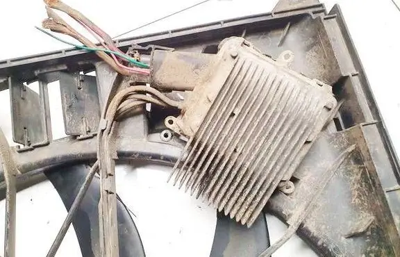 Mercedes-Benz GL X164 Coolant fan relay 885004125