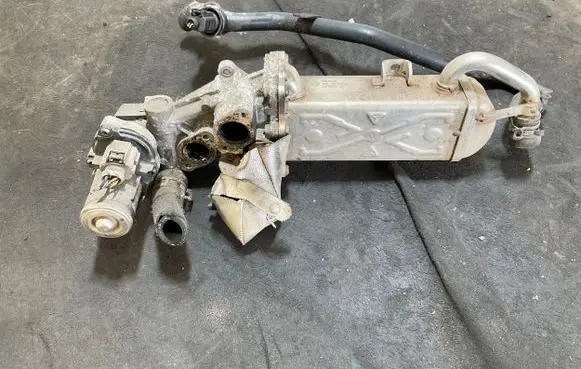 Skoda Octavia Mk2 (1Z) EGR valve cooler 03L131512BL