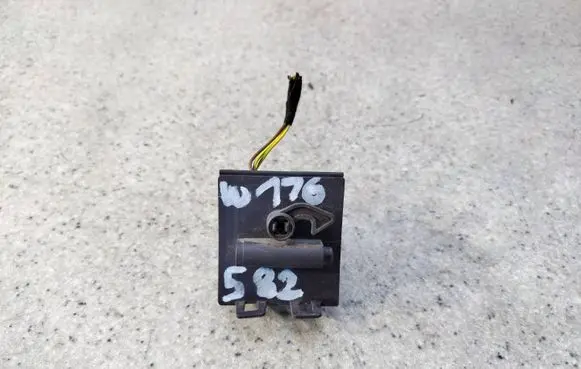 Mercedes-Benz A W176 Fuel tank cap lock motor A003820329741 A0038203297