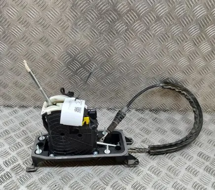 Volkswagen Touran III Gear shifter/selector 5QB713023G 5K0713079