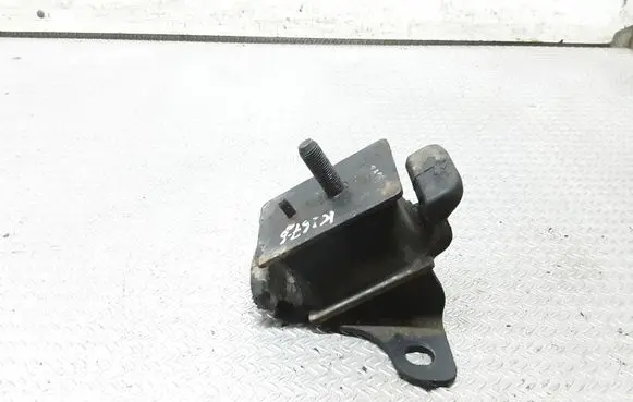 KIA Sorento Engine mount bracket 218123E150