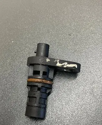 Opel Astra J Crankshaft position sensor 55571977 0261210324