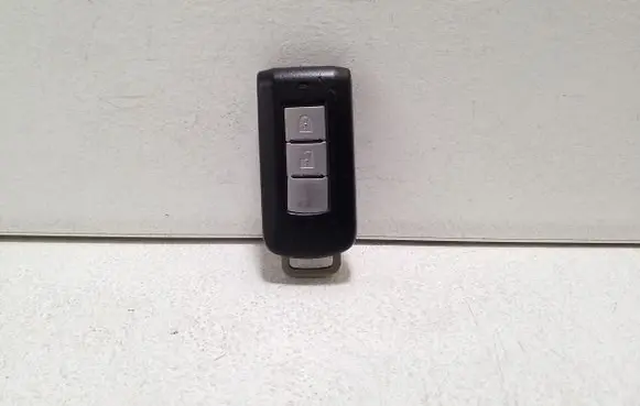 Mitsubishi L200 Ignition key/card GHMR004